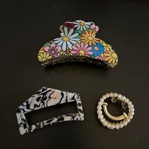 3 hair clips